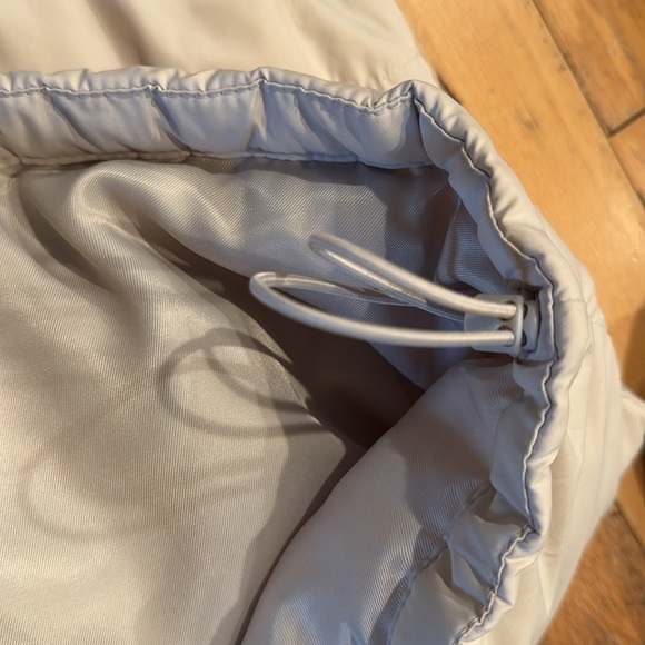 Abercrombie and Fitch | cream puffer vest | Men’s size Medium - Picture 3 of 7